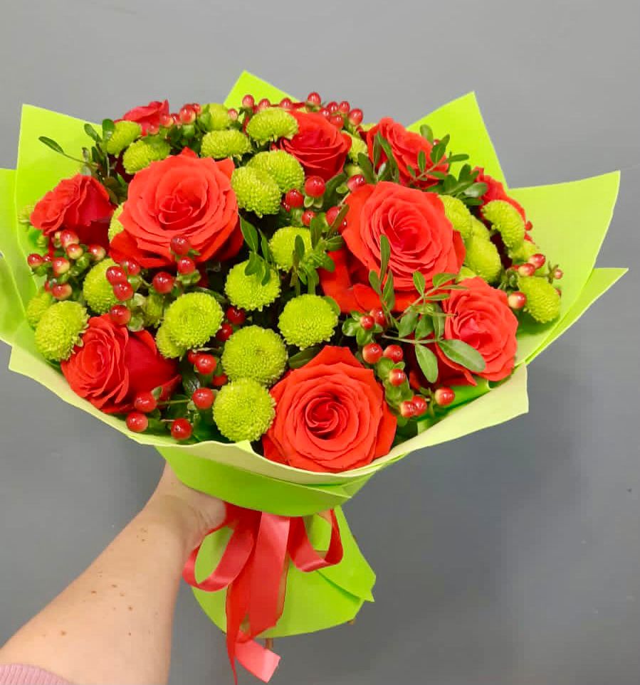 Букет цветов из: Хризантемы и Розы в Усть-Абакане