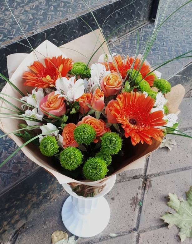 Букет цветов из: Герберы, Хризантемы, Альстромерии и Розы в Усть-Абакане