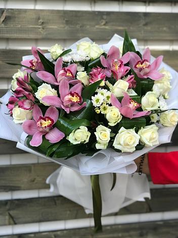 Букет цветов из: Розы и Хризантемы в Усть-Абакане