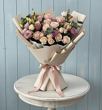 Букет цветов из:  Розы и Лизиантусы в Усть-Абакане