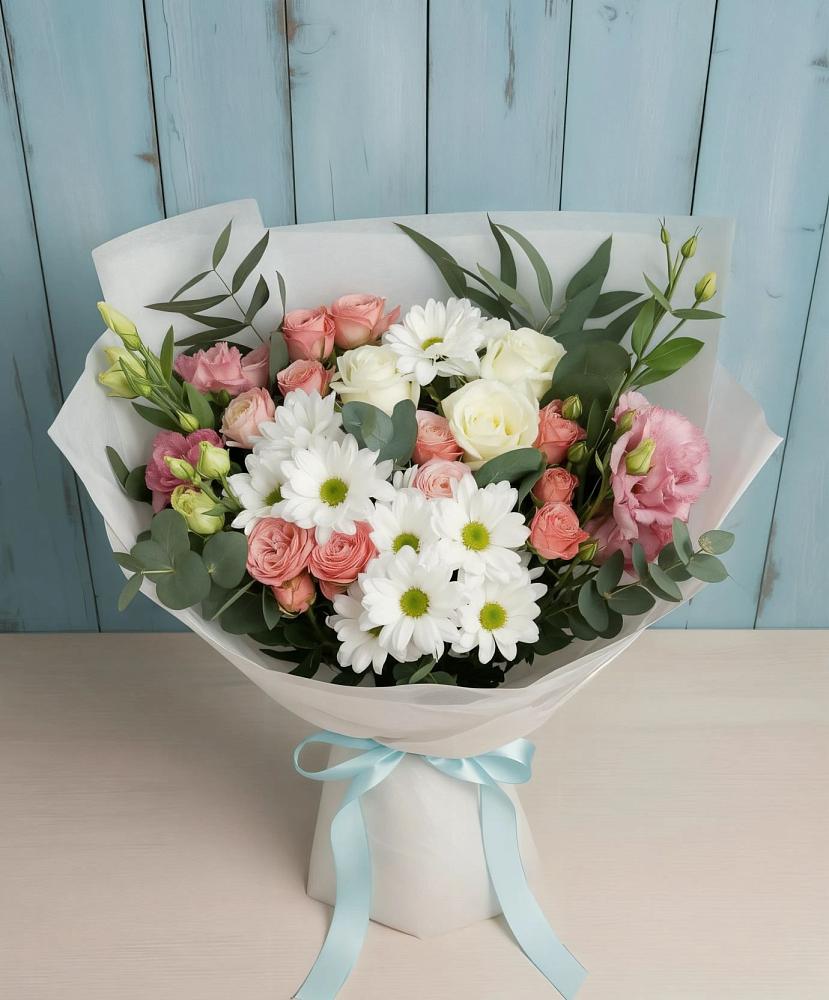Букет цветов из: Розы, Лизиантусы и Хризантемы в Усть-Абакане