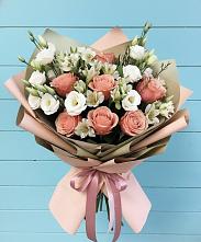 Букет цветов из:  Розы, Альстромерии и Лизиантусы в Усть-Абакане