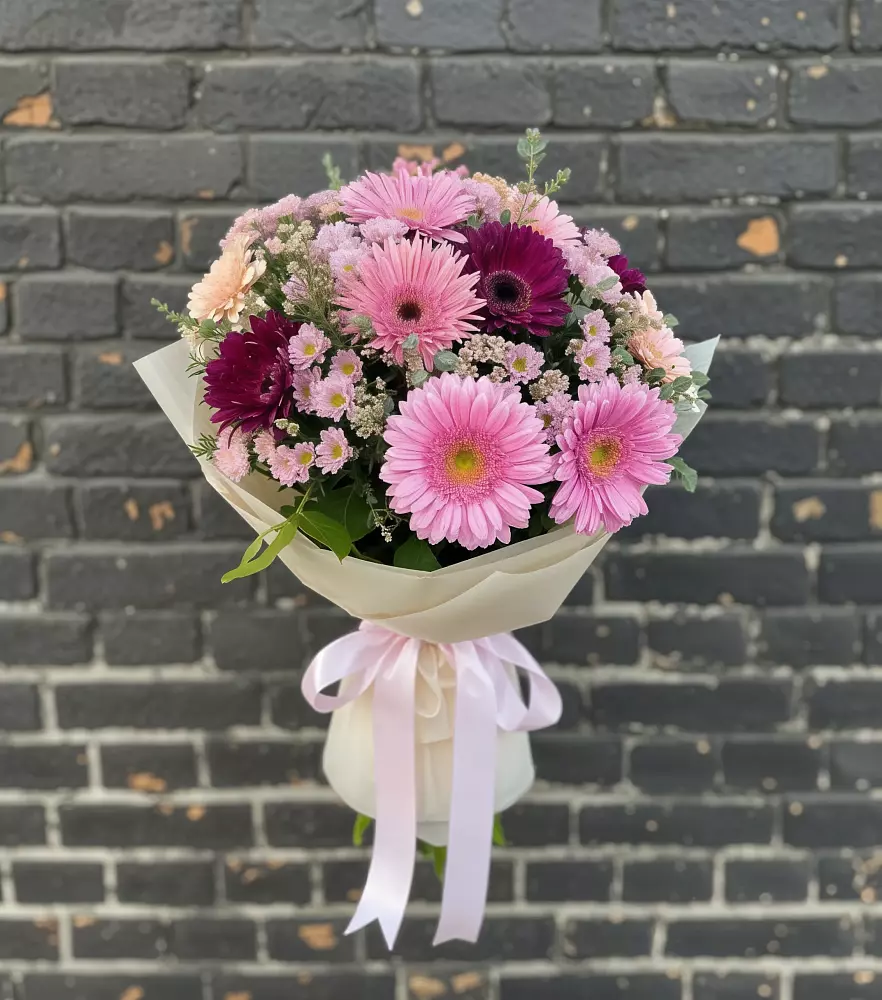 Букет цветов из: Герберы и Хризантемы в Усть-Абакане