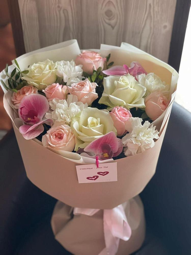 Букет цветов из: Орхидеи, Розы и Гвоздики в Усть-Абакане