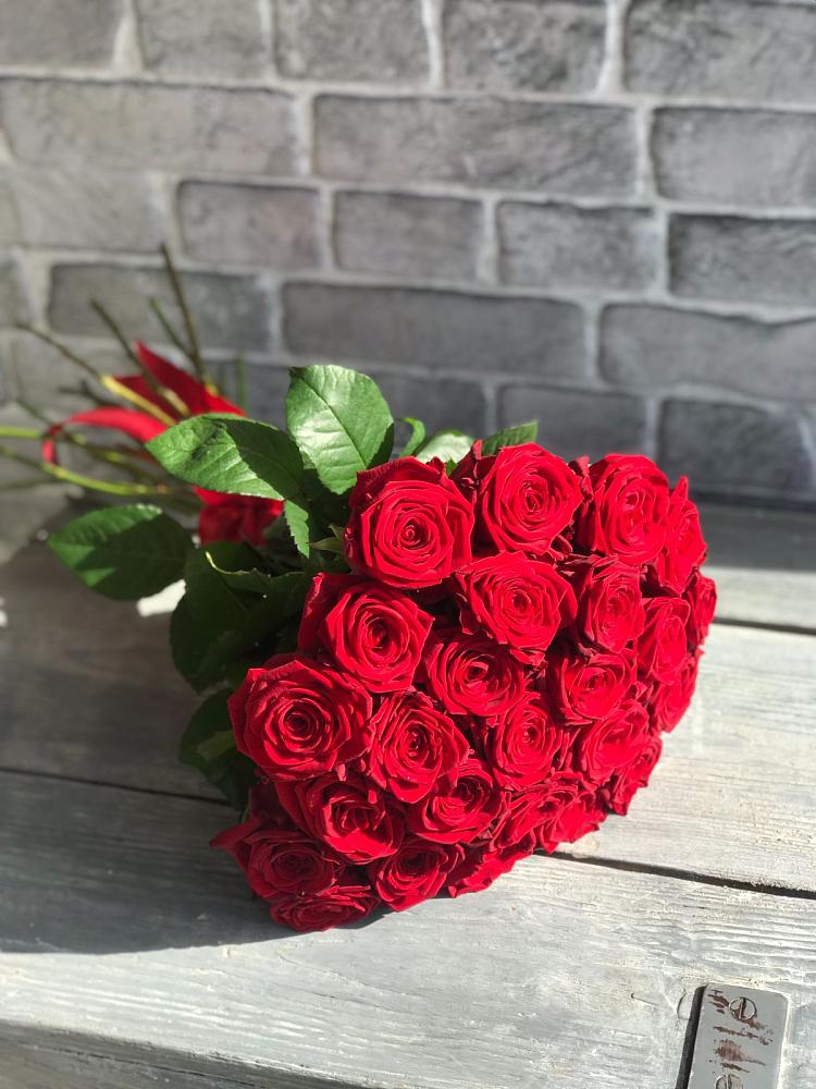 Букет Красные розы Фридом в Усть-Абакане