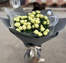 Букет Белые кустовые розы Солинеро в Усть-Абакане