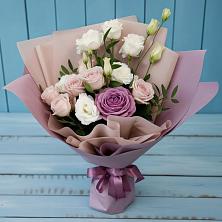 Букет цветов из:  Розы и Лизиантусы в Усть-Абакане
