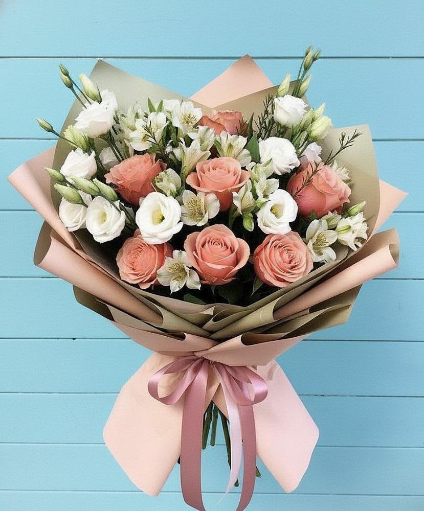 Букет цветов из: Розы, Альстромерии и Лизиантусы в Усть-Абакане