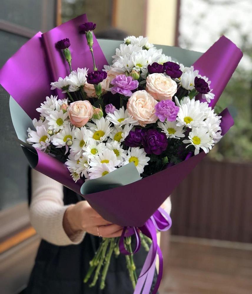 Букет цветов из: Хризантемы, Гвоздики и Розы в Усть-Абакане