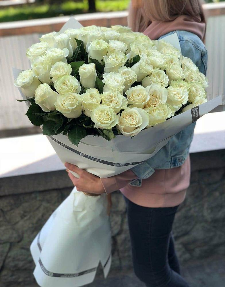 35 Белых роз в Усть-Абакане Букет 35 Белых роз в Усть-Абакане