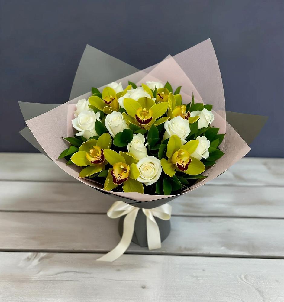 Букет цветов из: Орхидеи и Розы в Усть-Абакане