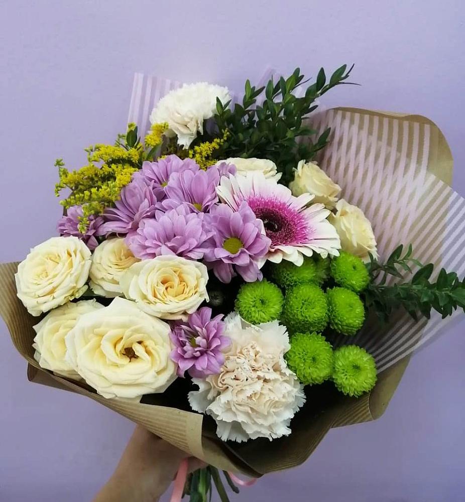 Букет цветов из: Хризантемы, Розы, Гвоздики и Герберы в Усть-Абакане