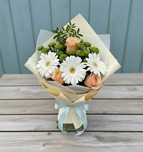 Букет цветов из:  Герберы, Розы и Хризантемы в Усть-Абакане