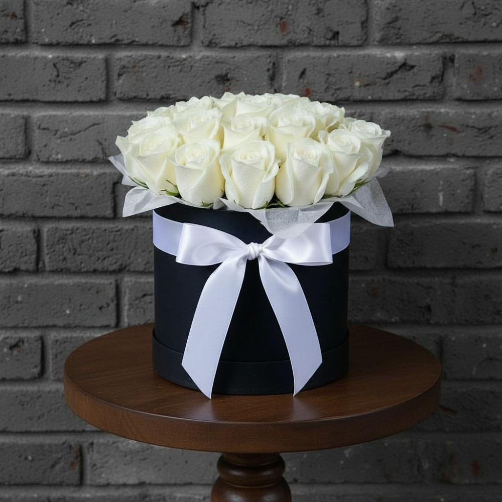 Цветочная композиция из Розы в шляпной коробке в Усть-Абакане