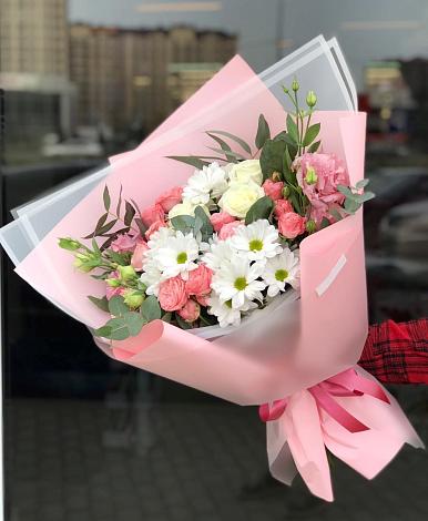 Букет цветов из: Розы, Лизиантусы и Хризантемы в Усть-Абакане