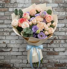 Букет цветов из:  Розы, Лизиантусы и Гвоздики в Усть-Абакане