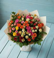 Букет Микс из разноцветных кустовых роз в Усть-Абакане